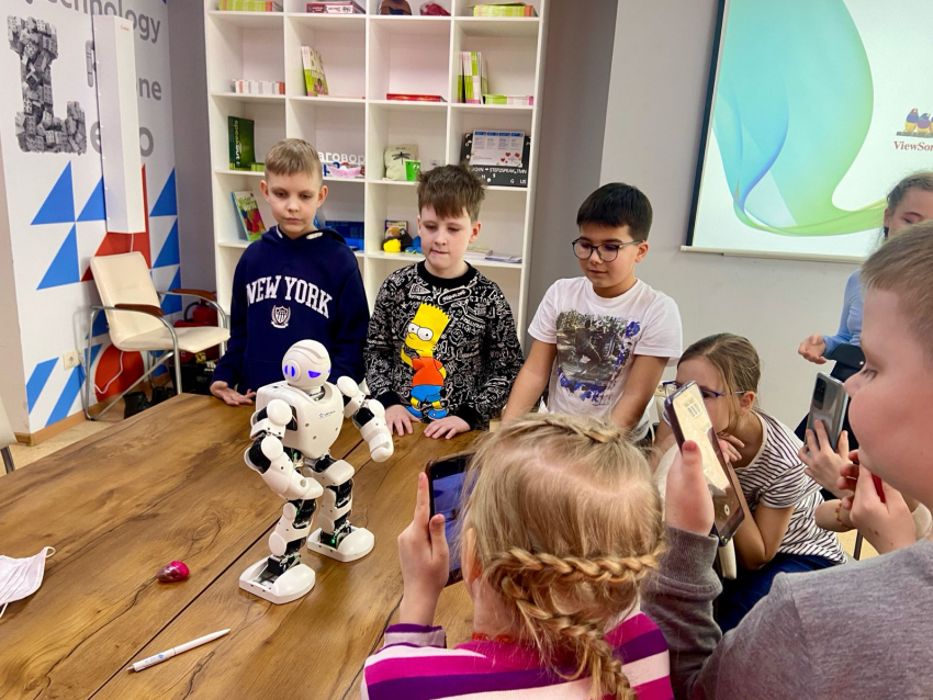 Летние IT - каникулы нового поколения от Компьютерной Академии TOP: место, где дети учатся у лучших IT-экспертов