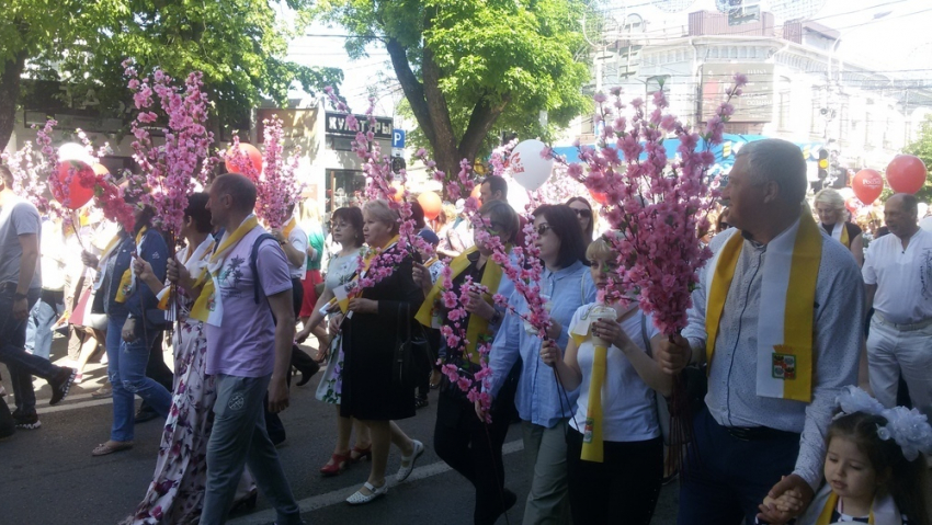 Сильно выросло число участников первомайского шествия в Краснодаре