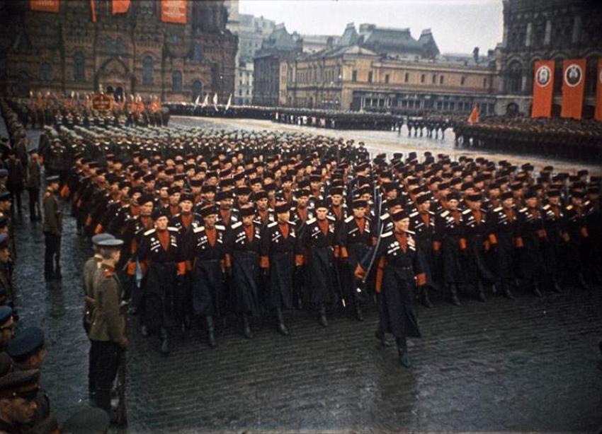 Доблесть, честь, героизм: казаки вместе со всем советским народом заслужили Парад Победы 24 июня 1945 года