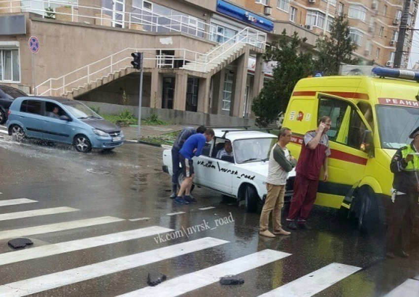 В Новороссийске в ДТП попала реанимационная машина