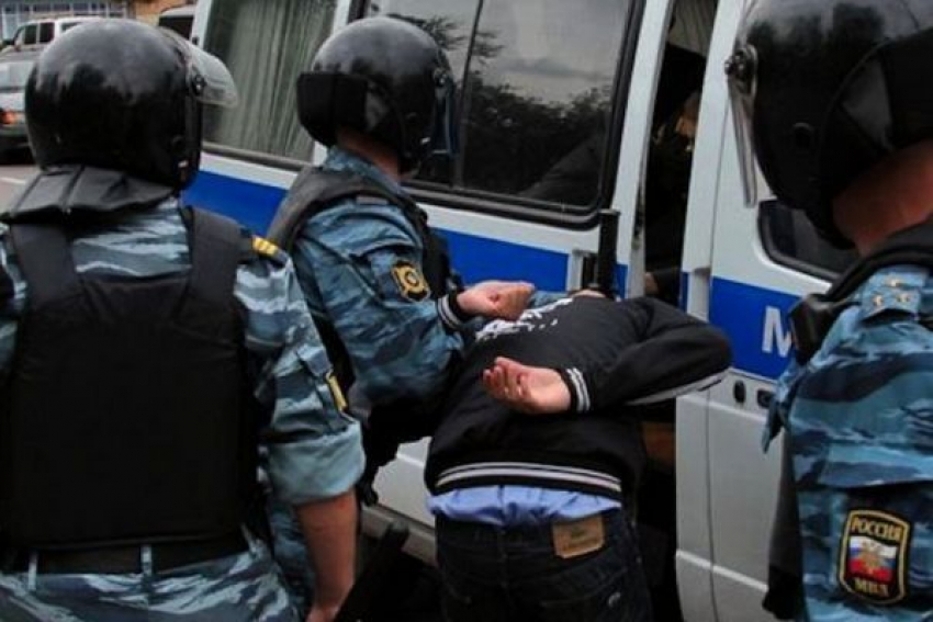 На Кубани сотрудники полиции задержали мошенника, находящегося в федеральном розыске