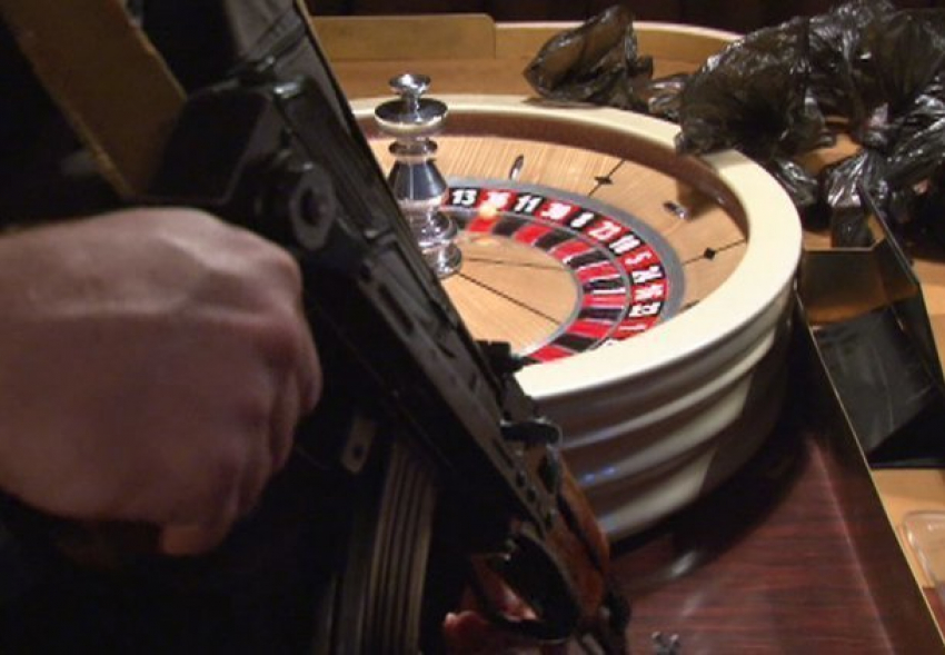  Две семьи из Сочи открыли нелегальное казино и заработали почти 60 млн рублей 