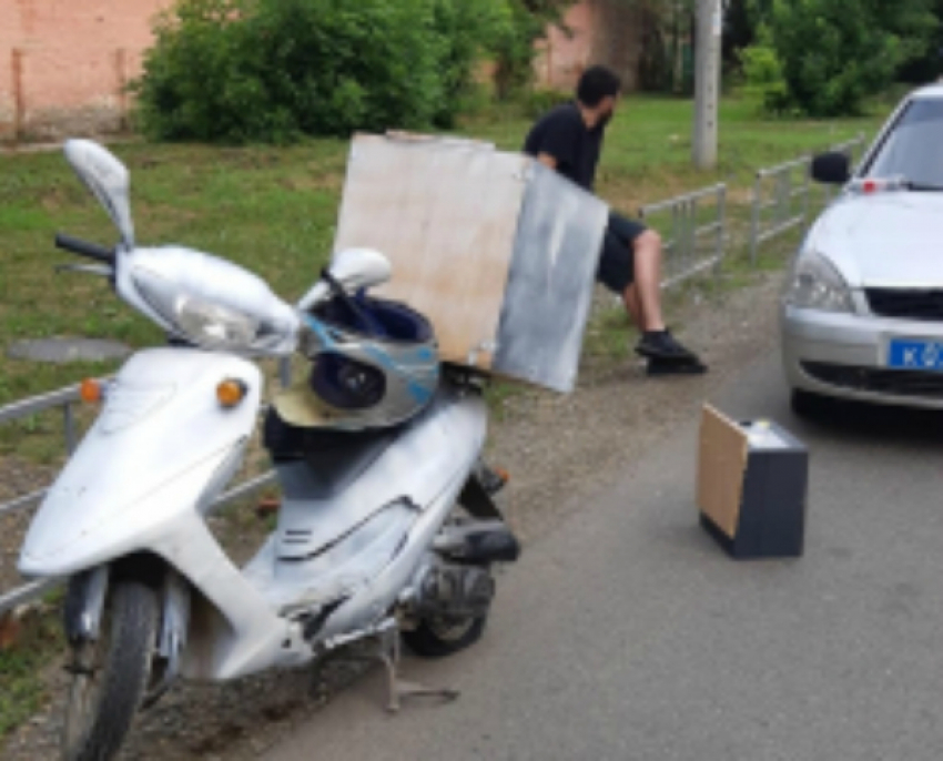 Полицейские Краснодара задержали мопедиста с сейфом и 750 тысячами рублей