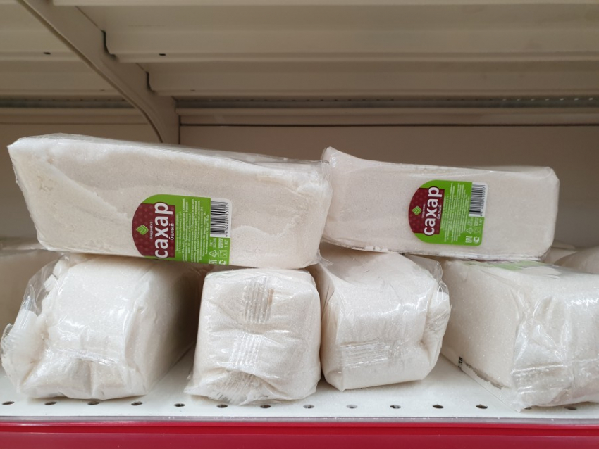 Пять штук на одного: продажу сахара ограничили в Краснодаре