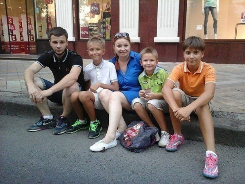 Руководителя благотворительной организации с четырьмя детьми могут выгнать на улицу из собственного дома 