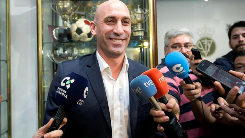 «Есть много вопросов»: Об увольнении тренера испанцев рассказал президент RFEF