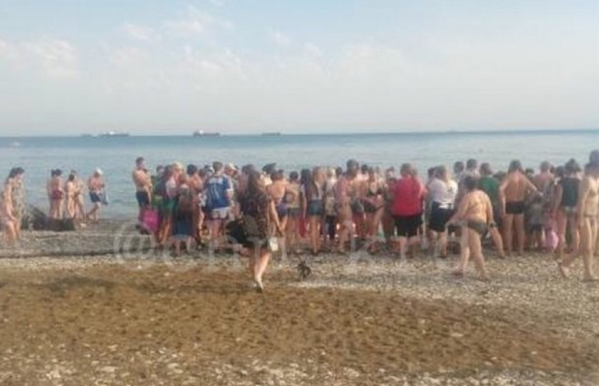  Стали известны подробности попадания молнии в мужчину во время купания в Черном море 