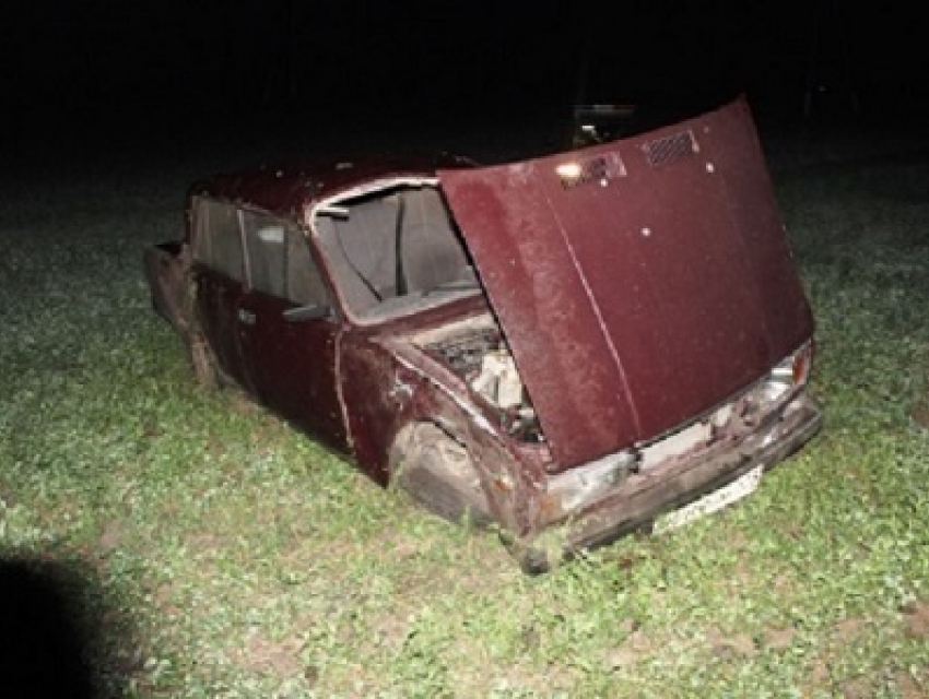 Пьяный водитель на Кубани вылетел с дороги и несколько раз перевернулся на чужой машине 