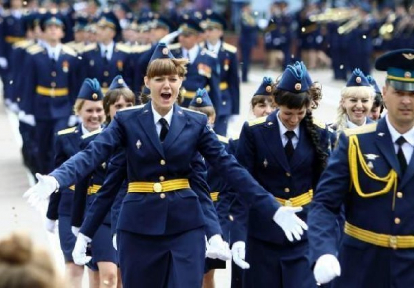  Из 118 претенденток курсантками летного училища в Краснодаре станут только 15 девушек 