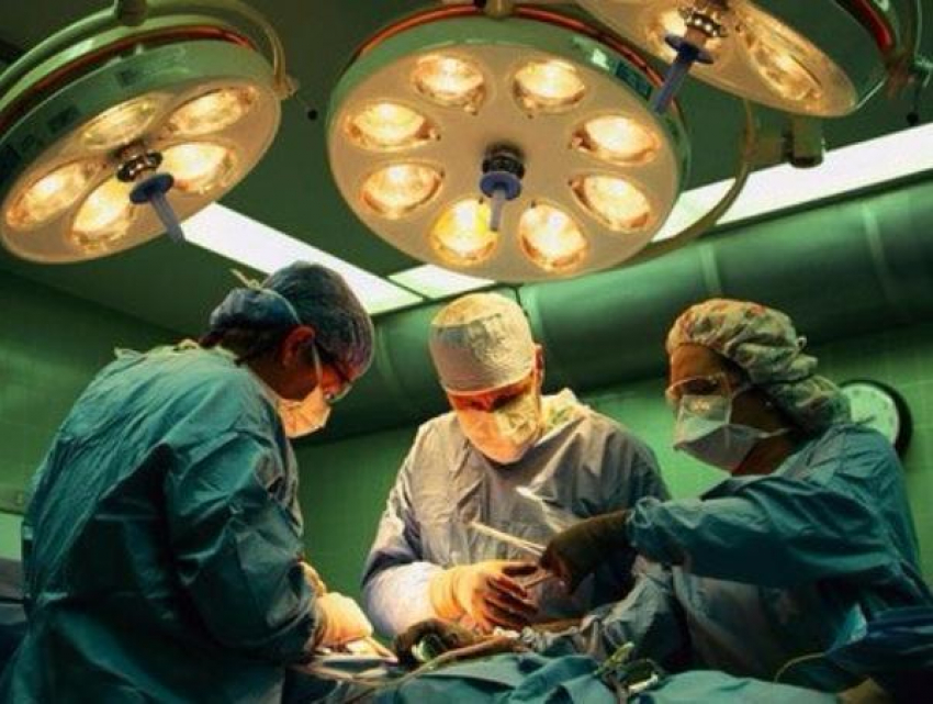 Краснодарские врачи спасли жизнь ребенка и извлекли из его головы электрод