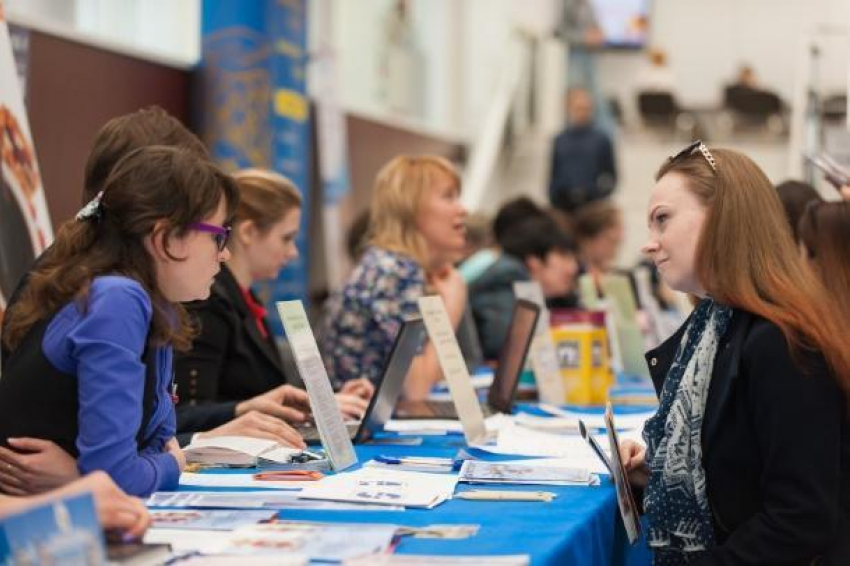 Женщины Кубани могут подобрать себе работу на ярмарке вакансий