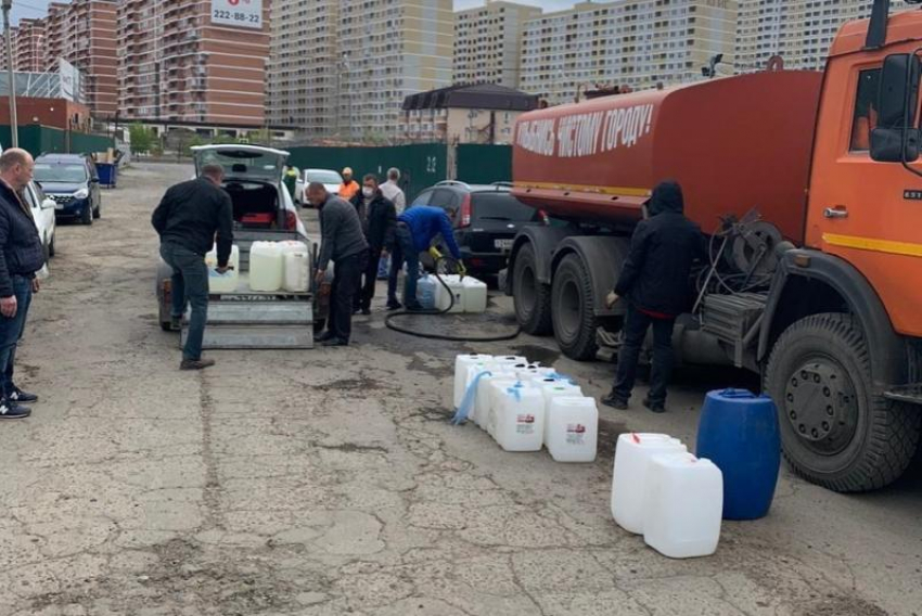 В мэрии Краснодара рассказали, кто заплатит за дезинфекцию подъездов