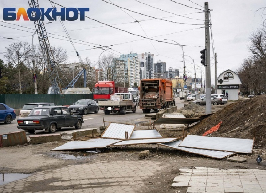 В Краснодаре назвали сроки открытия полос движения у многострадального подземника на Красных Партизан