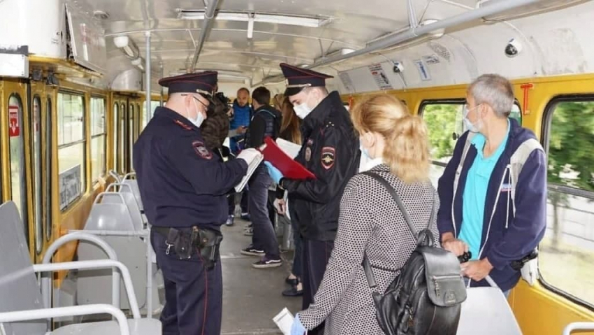 «Ситуация превращается в показуху», – краснодарские общественники о масочном режиме в общественном транспорте 