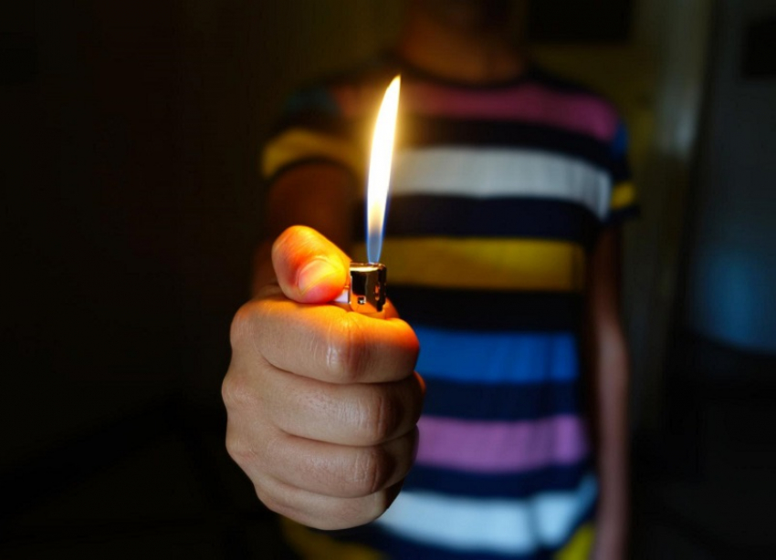 На Кубани запретили свободную продажу детям зажигалок и баллонов со сниженным газом