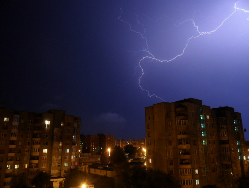 Экстренное предупреждение: на Кубань надвигается мощный ливень с градом и шквалистым ветром