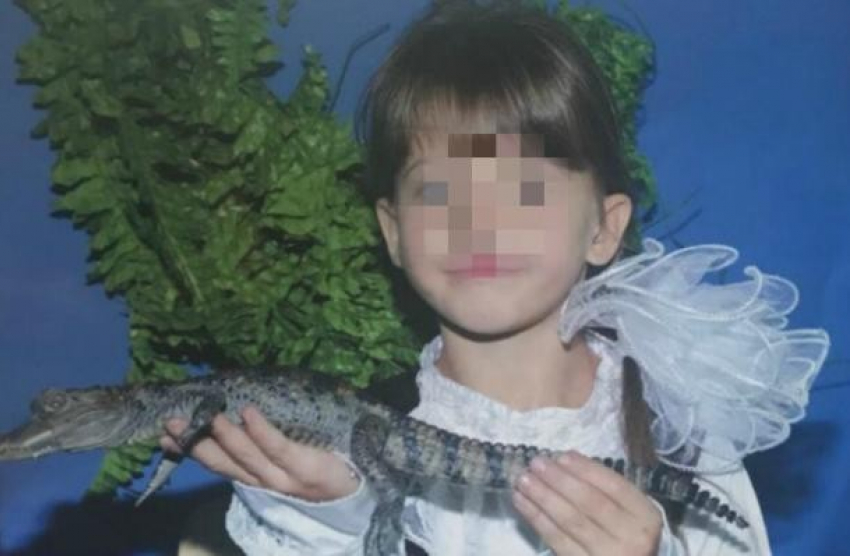 Упавшая в яму туалета школьница доставлена в Краснодар с травмой мозга