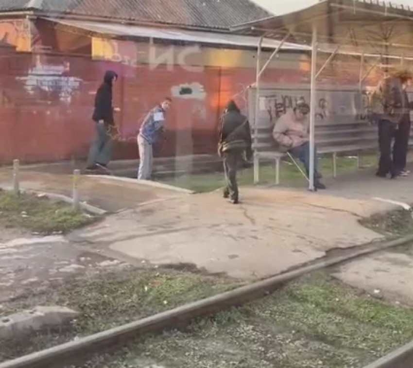 Банда несовершеннолетних зацеперов кошмарит водителей трамваев в Краснодаре