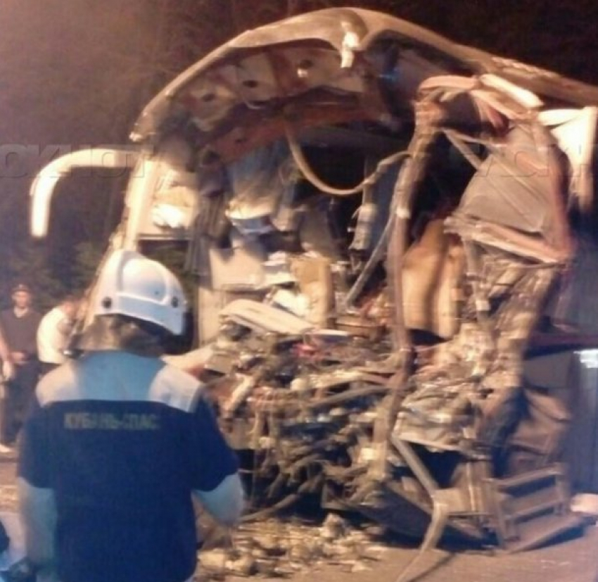  Пассажиры автобуса, попавшего в ДТП на Кубани, рассказали, что его ремонтировали в дороге 