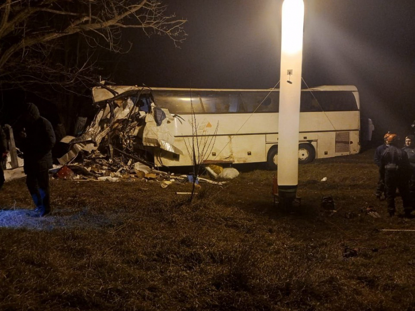 У попавшего в смертельное ДТП в Краснодарском крае водителя автобуса не было лицензии 
