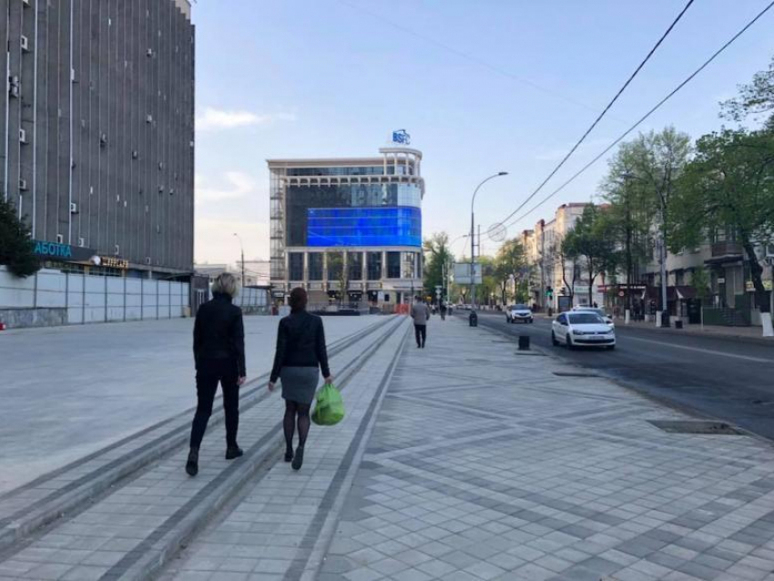 «Ушла эпоха»: тротуар в центре Краснодара расширили
