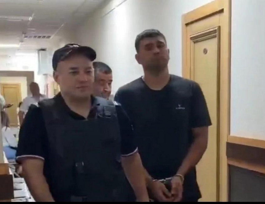 Въехавшего в толпу пешеходов водителя грузовика отправили в СИЗО 
