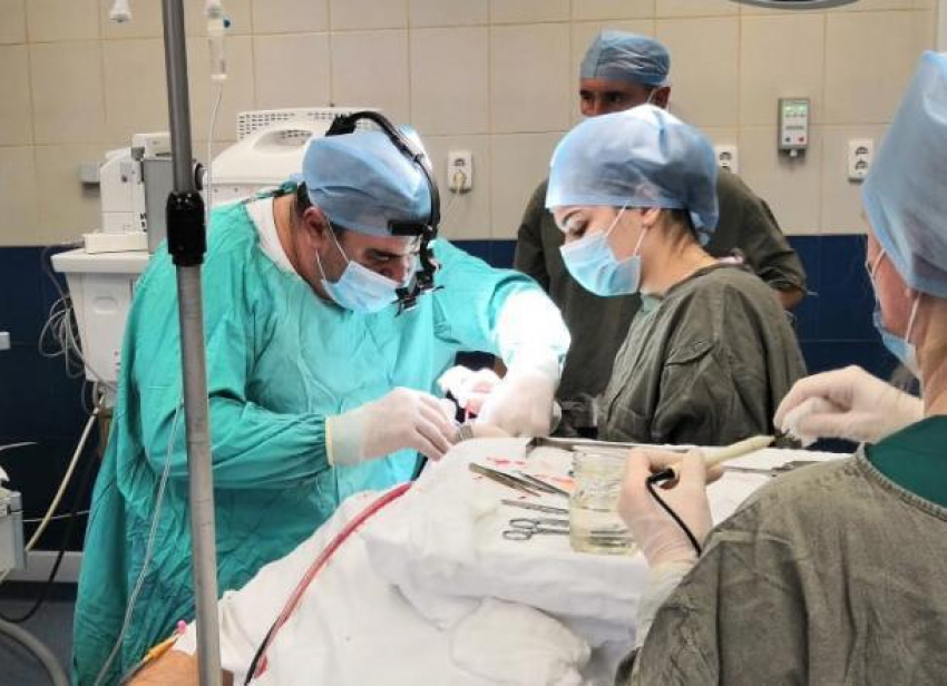В Краснодаре врачи спасли мужчину с тяжелыми травмами после ДТП 