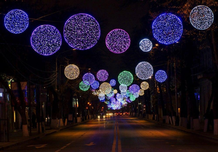Декоративные фонарики в центре Краснодара обновят