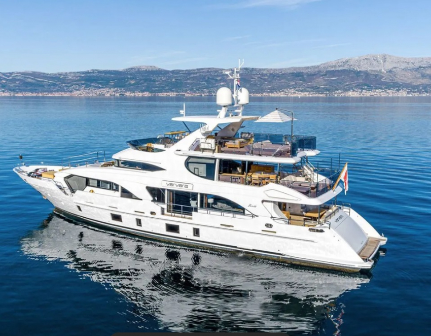 Итальянскую яхту Varvara продают за 831 млн рублей в Сочи
