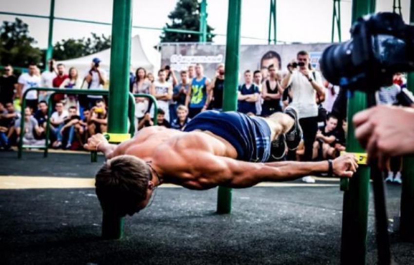В центре Краснодара прошли воркаут-батлы