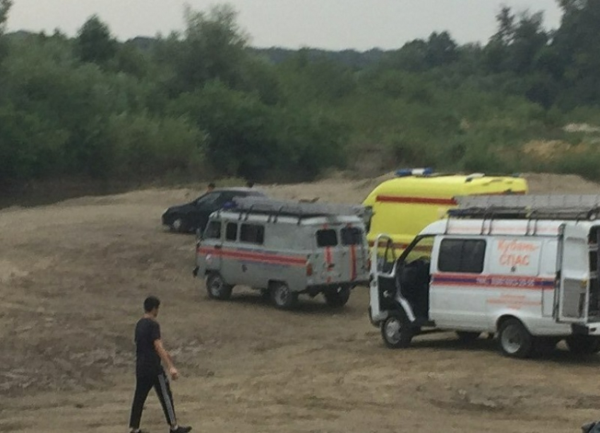 Из реки Лаба достали тело утонувшего 31-летнего мужчины