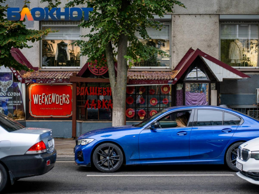 «Дают нереальный срок»: как бизнес в Краснодаре отреагировал на новые правила оформления вывесок