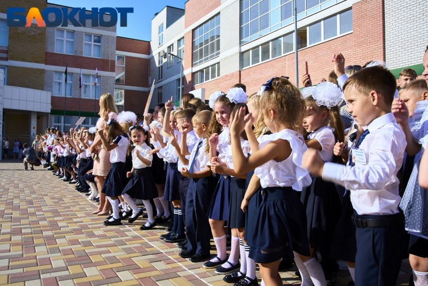 "Нужна школа, которая обучает, а не удручает": политики Краснодара о введении единой школьной формы