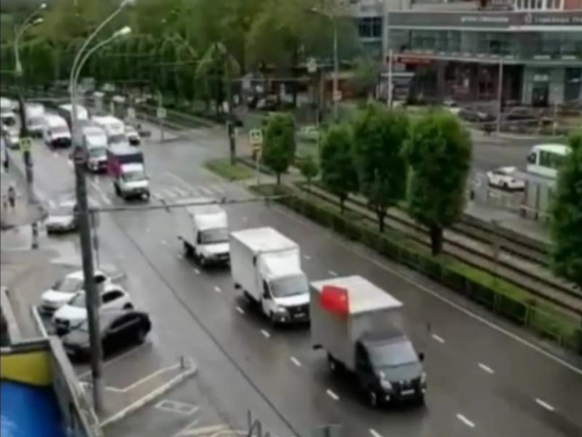 Краснодарские грузоперевозчики устроили собственный парад
