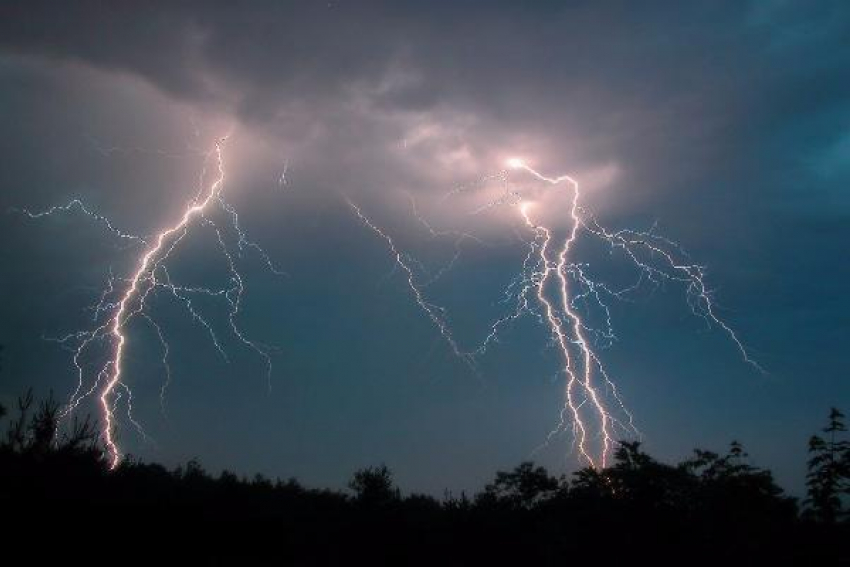 В ближайшие 2-4 часа на территории Краснодарского края ожидаются ливни и шквалистый ветер