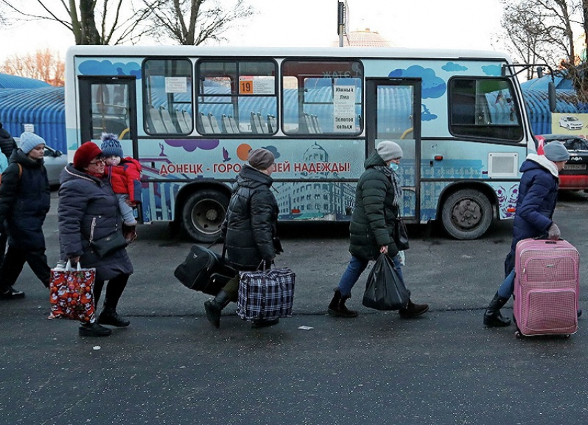 В храмах Кубани начался сбор гуманитарной помощи беженцам с Донбасса