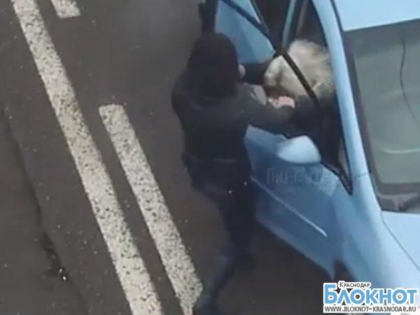 Краснодар: нарушительница ПДД распылила газовый балончик в чужой автомобиль
