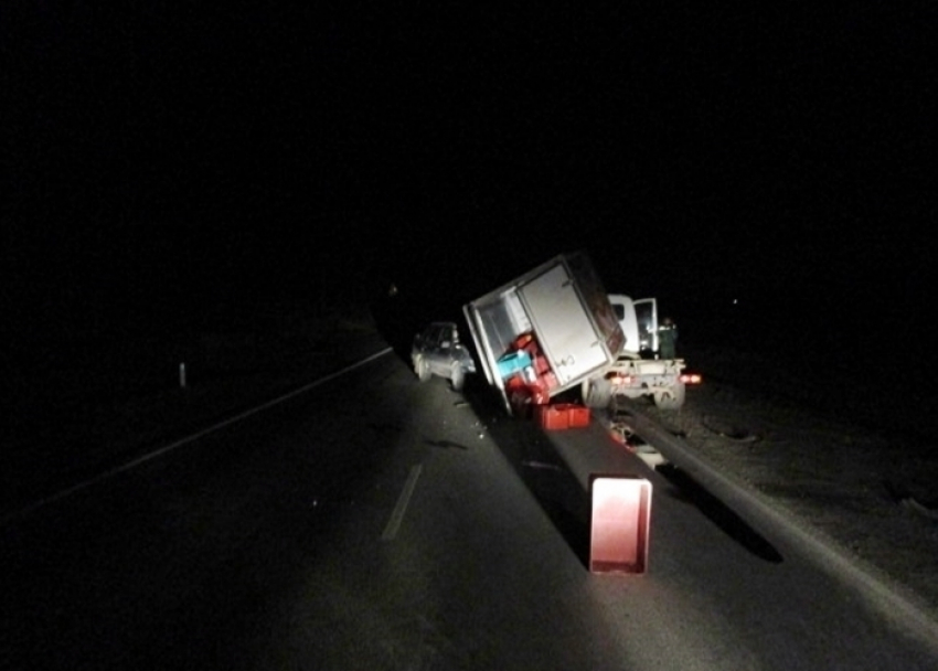 Фургон протаранил легковое авто на Кубани: 1 человек погиб