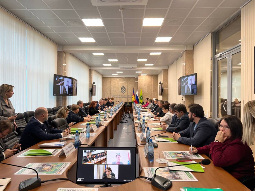 В Кубанском аграрном университете обсудили будущее села и агробизнеса в регионе