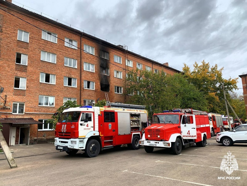 Пожар охватил студенческое общежитие КубГМУ в Краснодаре