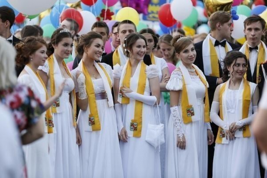 Движение в Краснодаре ограничат из-за выпускников
