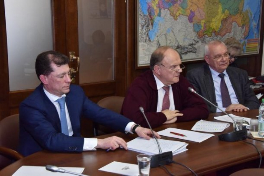  Депутаты фракции КПРФ в Госдуме поставили острые вопросы перед российским министром труда и социальной политики