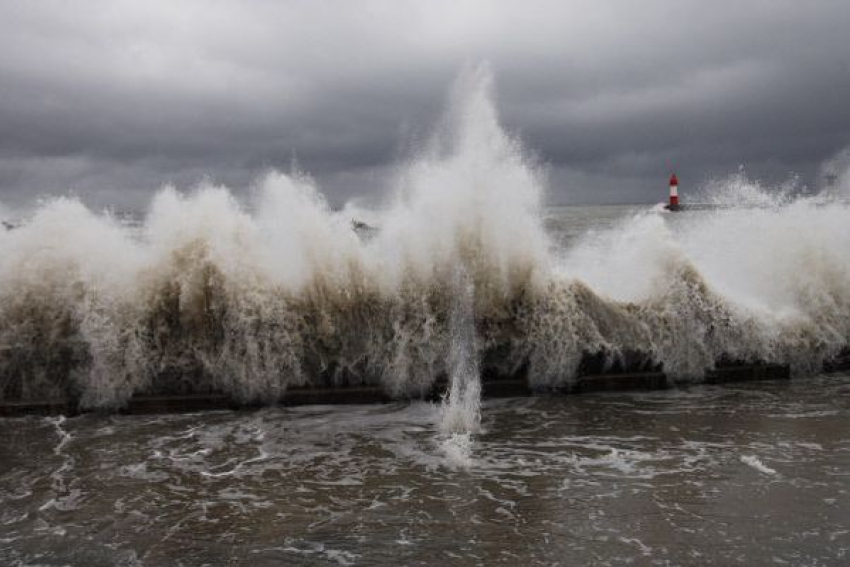 В Черном море разыгрался сильнейший шторм
