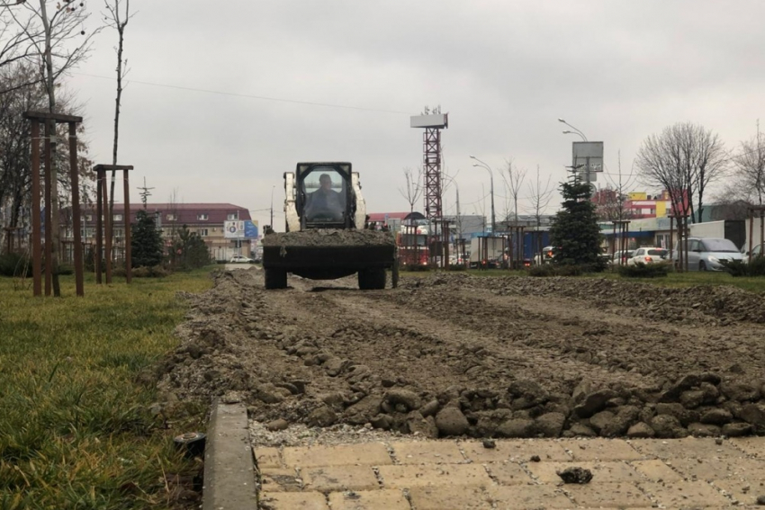 В краснодарском сквере положат б/у плитку с площади у Вечного огня