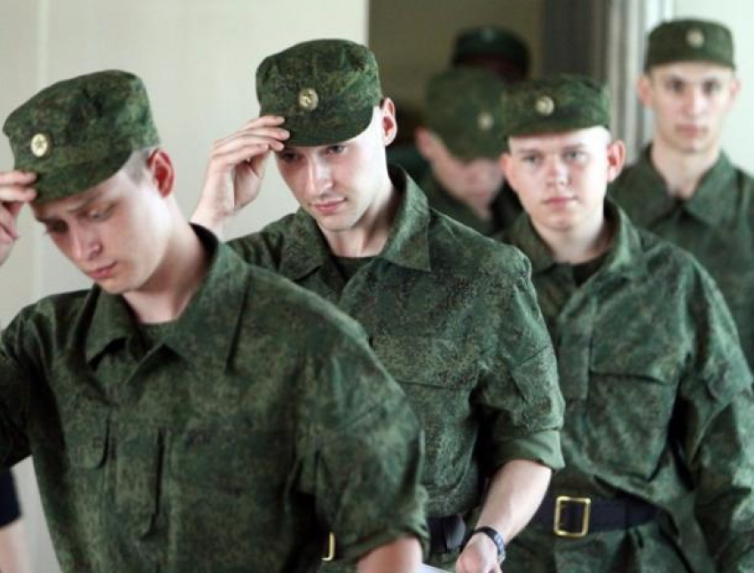 На Кубани в 2016 году было призвано на военную службу 13200 новобранцев