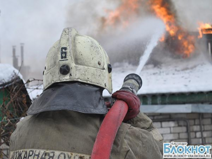 В Приморско-Ахтарском районе в доме сгорел чердак