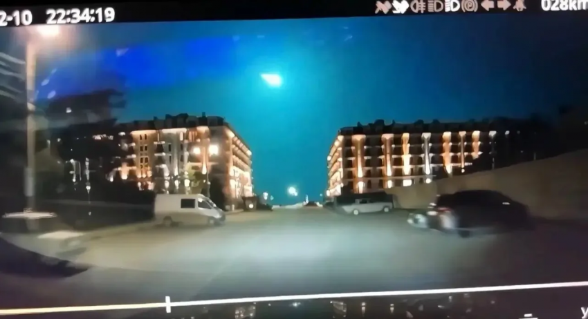 Метеорит разрушился в небе над Краснодарским краем 