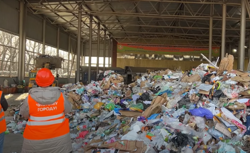 «У вас тут какие-то мутные дела?»: краснодарский блогер о работе мусорного полигона в хуторе Копанском