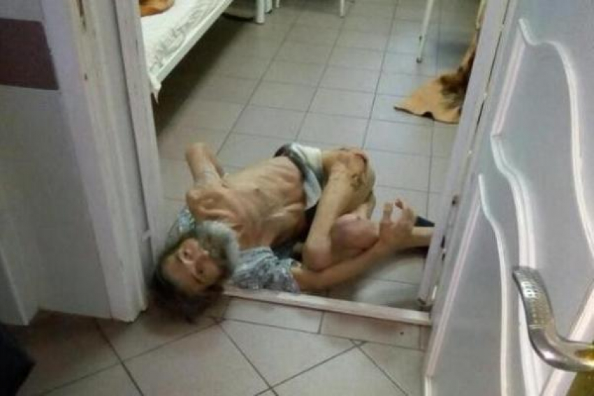 В Новороссийске сотрудники больницы бросили старика на кафель и были наказаны