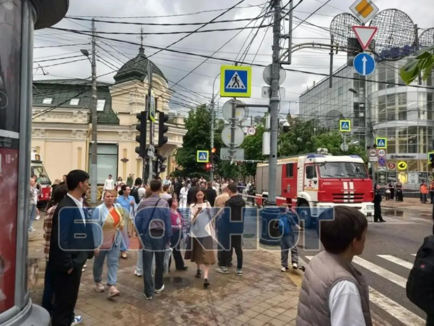 Из-за пожара полностью парализовано движение в центре Краснодара